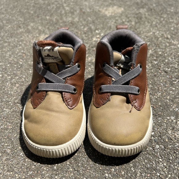 Carter’s Toddler Shoes Size 6 - Picture 1 of 8